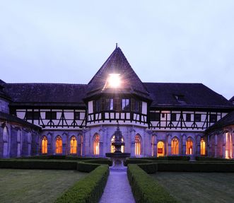 South wing of the cloister with the fountain house from the outside, Bebenhausen Monastery and Palace