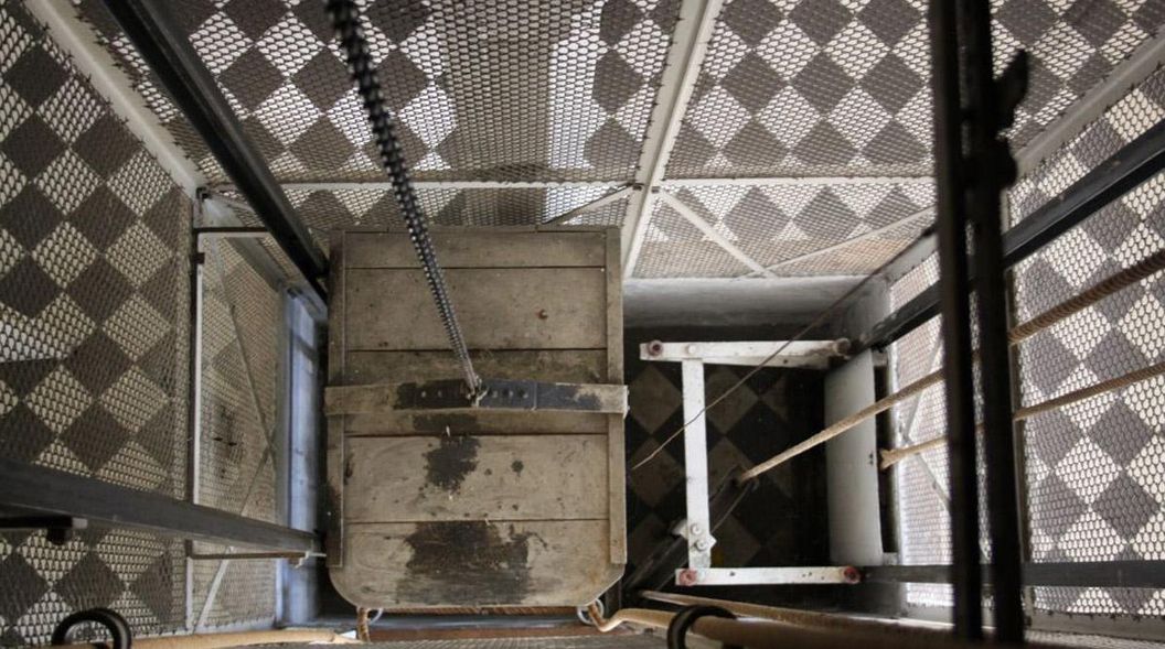 Dumbwaiter in the lower pantry of Bebenhausen Palace