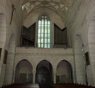 Intérieur de l’église d’est en ouest dans le monastère et le château de Bebenhausen 